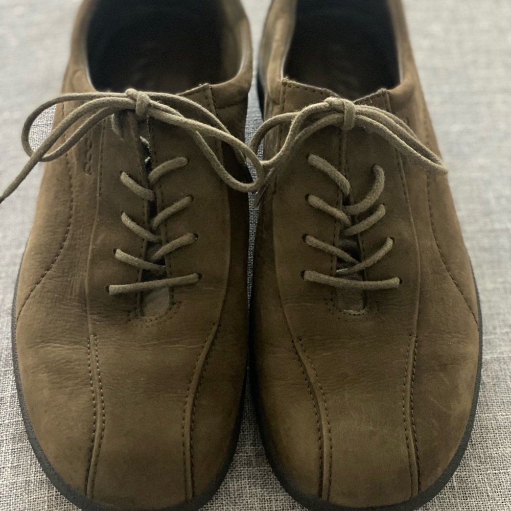 ECCO- Women’s Olive Green Suede Oxford Shoes